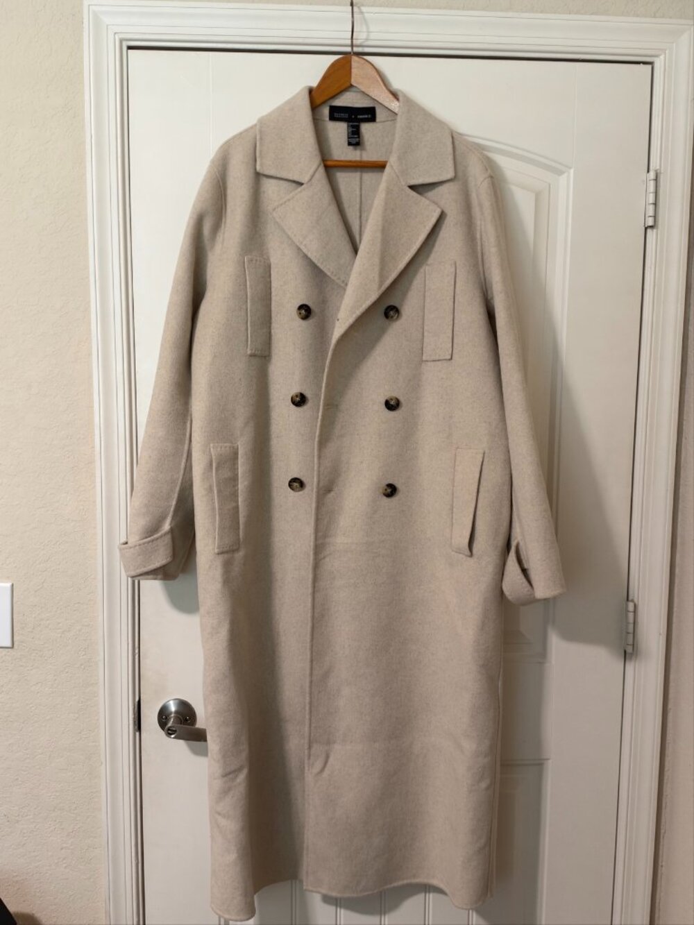 Barneys New York x Forever 21 men’s Cream Double-Breasted Long Coat L